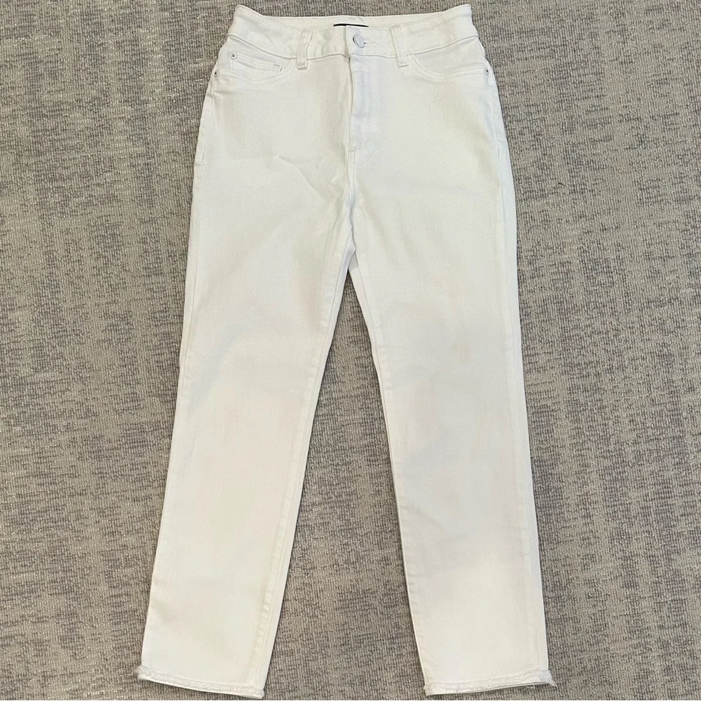 DL1961 white crop Jean - Picture 2 of 8